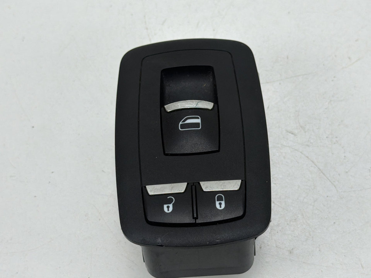 2014-2017 Maserati Ghibli Right Rear Door Window Switch 670025405 OEM