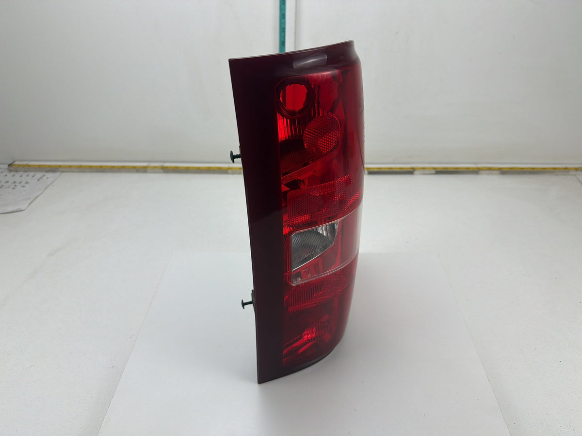 2007-2013 Chevrolet Silverado 1500 Right Passenger Side Tail Light 25958483 OEM
