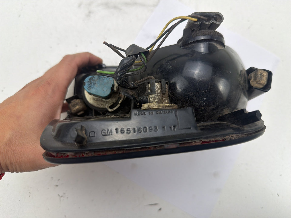 1994-2003 Chevrolet S10 Rear Left Driver Side Tail Light 16516093 OEM