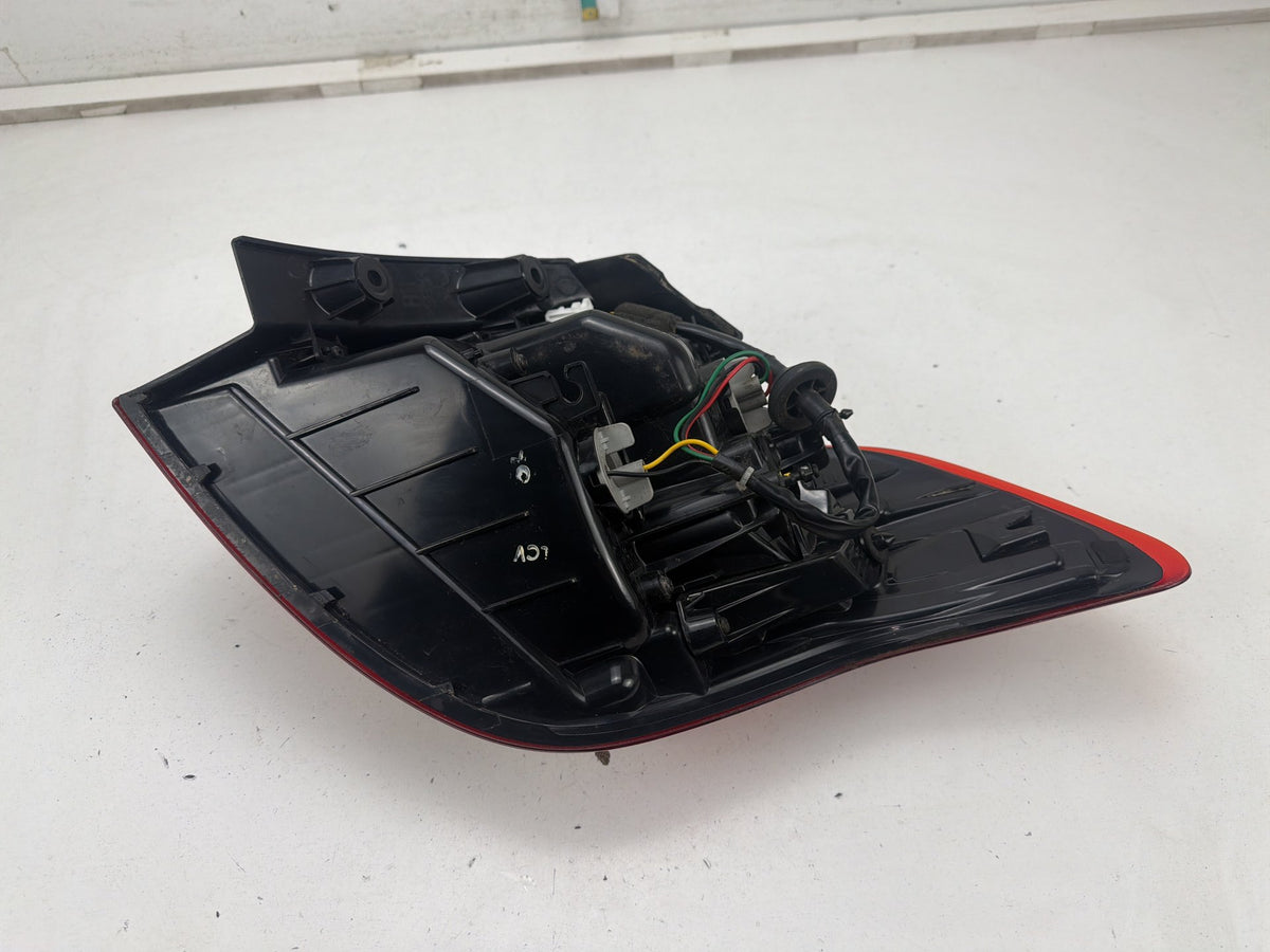 2014-2016 Kia Forte Rear Left Driver Side Outer Tail Light Lamp Assembly OEM