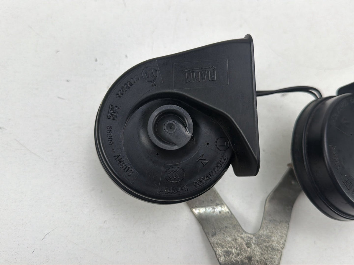 2013-2016 Lincoln MKZ High & Low Note Tone Horn Alarm Dual Siren E3-0055306 OEM