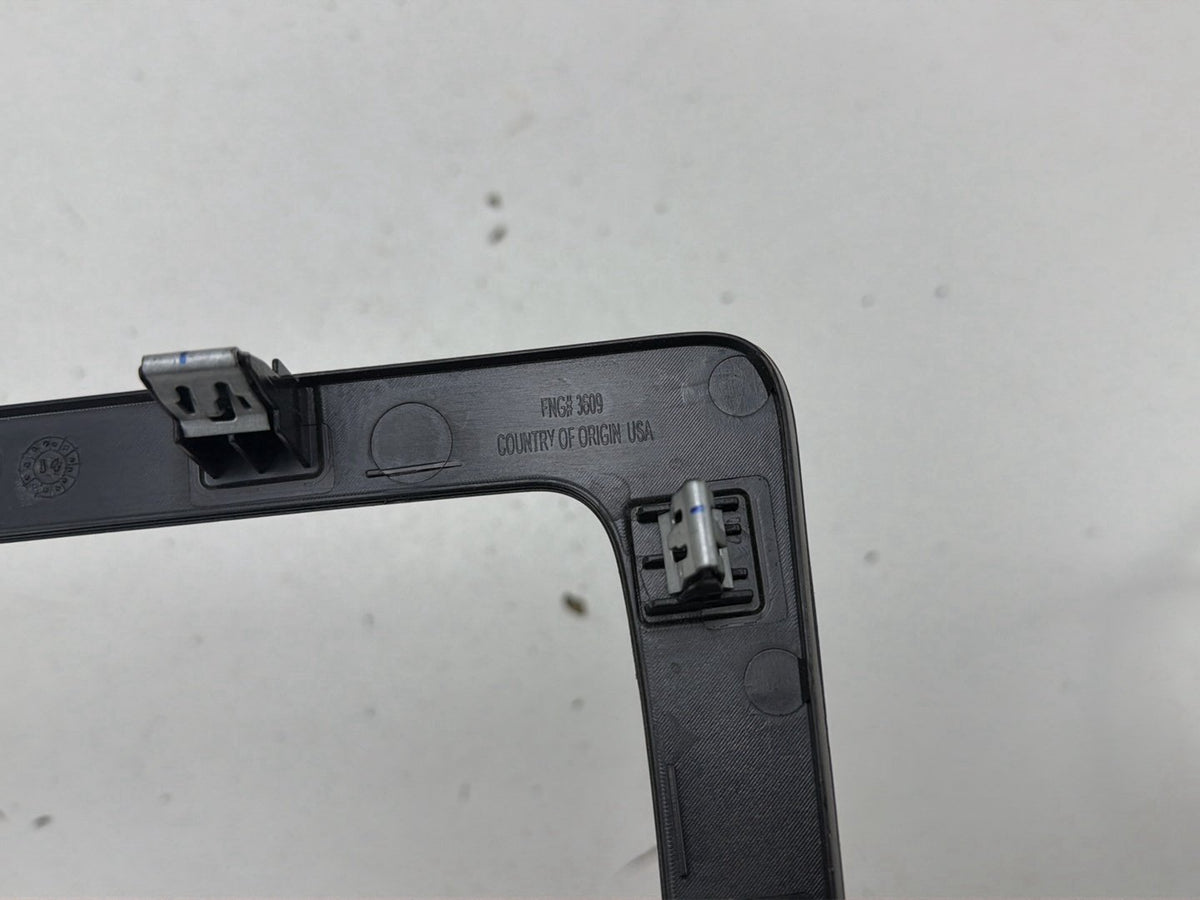 2013-2017 Chevrolet Traverse Radio Bezel Trim A/C Heater Climate Control OEM