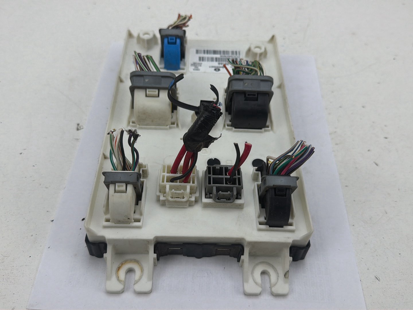 2013 Ram 1500 Body Control Module BCM Fuse Box Panel Computer 04692251AG OEM