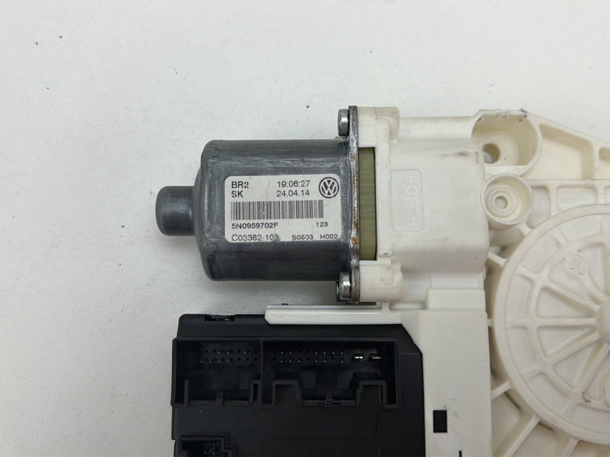 2013-2017 Volkswagen Tiguan Right Front Window Regulator/Motor OEM