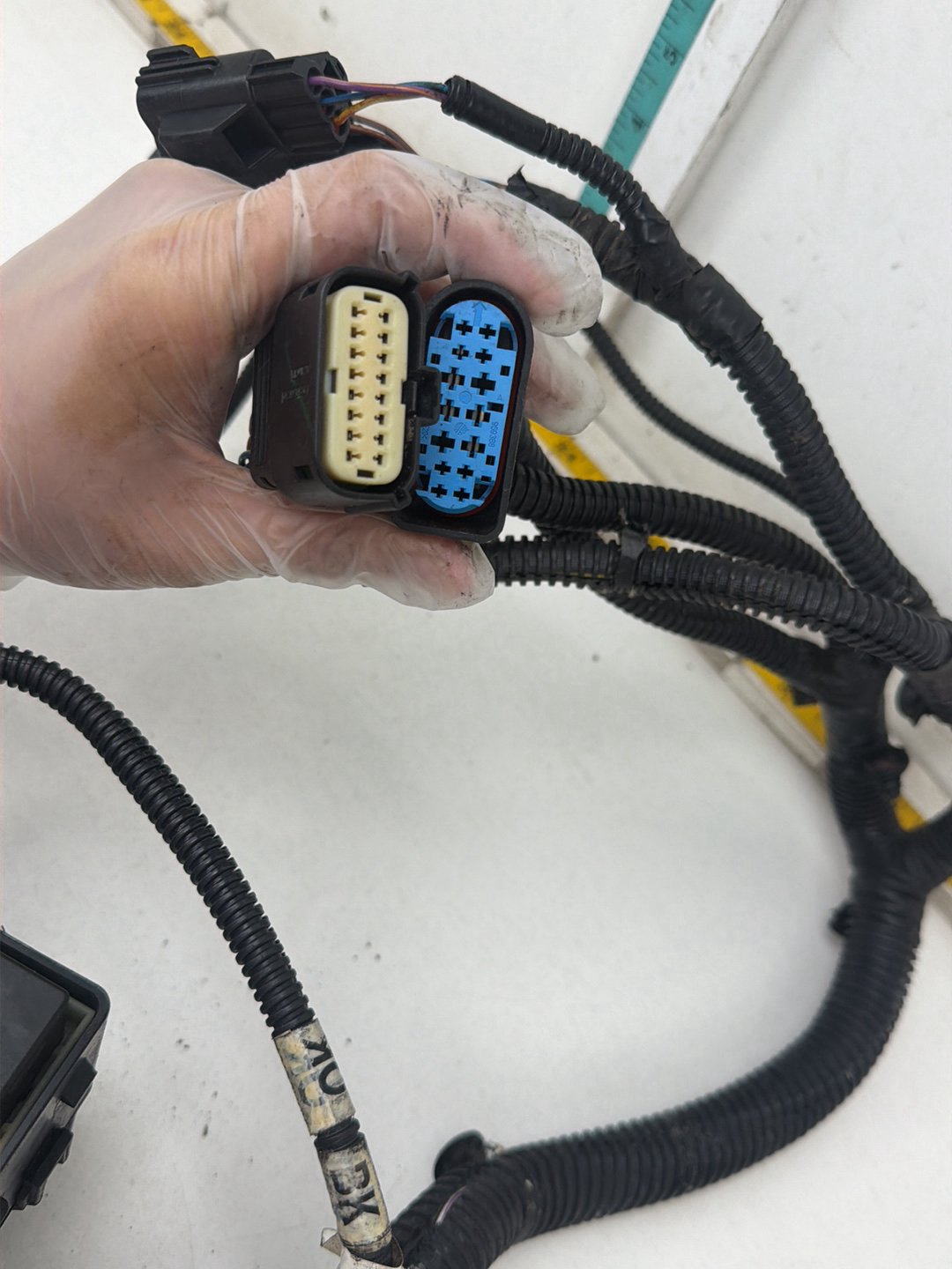2012-2014 Ford Focus MK2 Engine Compartment Fuse Box With Wiring Harness OEM