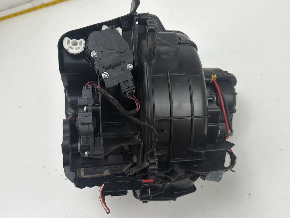 2011-2016 BMW 550i xDrive HVAC Heater Blower Motor Fan Housing 9248171 OEM