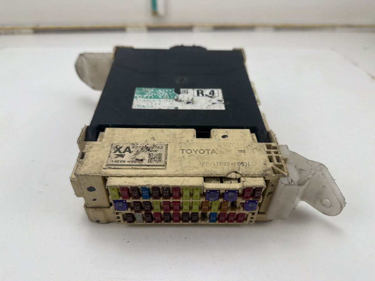 2014 Toyota Camry Chassis MultiPlex MPX Body Control Module 89221-06210 OEM