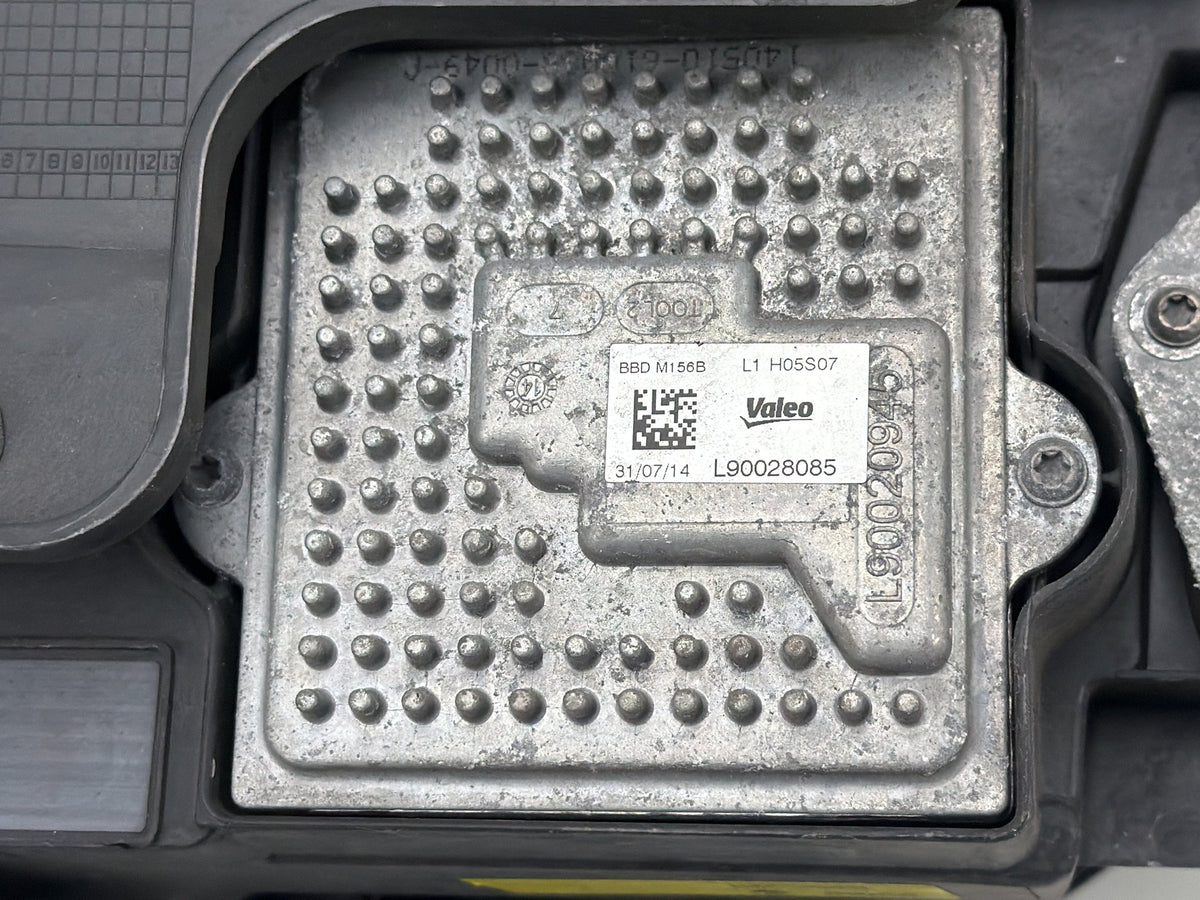 2014-2017 Maserati Quattroporte Front Left Driver Side Headlight 670006569 OEM