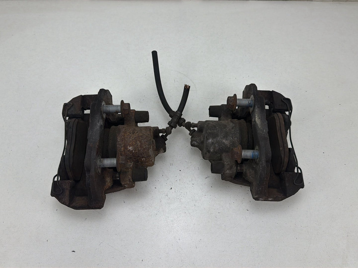 2012-2014 Ford Focus MK2 Front Right-Left Brake Caliper Set AV612B302A1 OEM