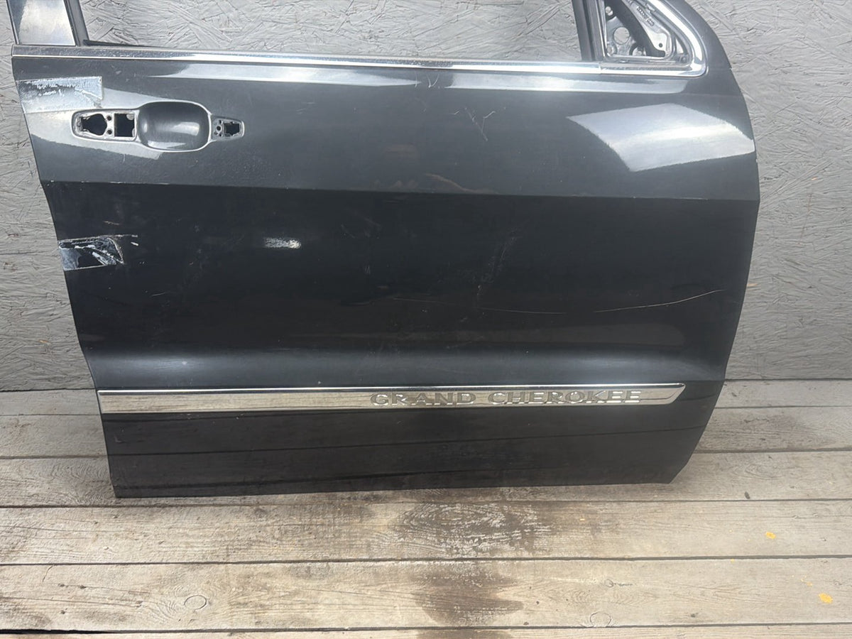 2011-2013 Jeep Grand Cherokee Front Right Passenger Side Door Shell OEM