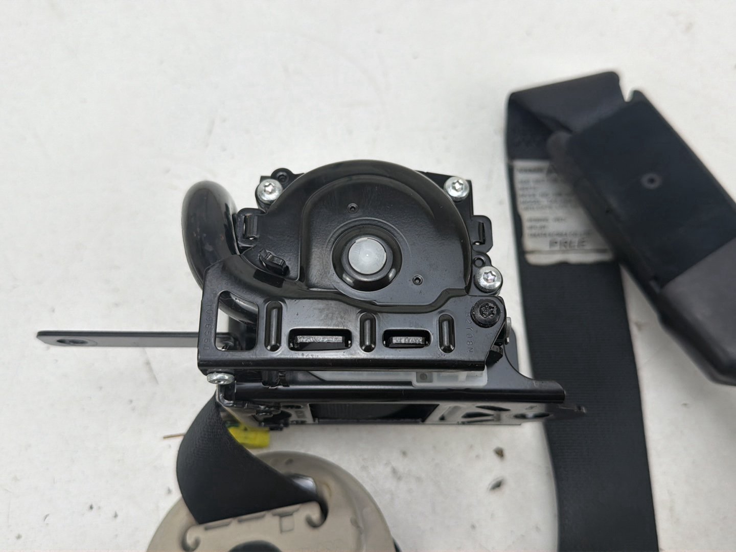 2014-2021 Infiniti Q50 Front Right Passenger Side Seat Belt Retractor Assembly OEM
