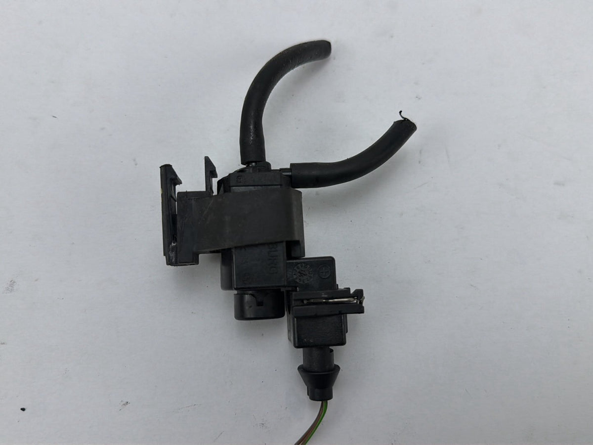 2006-2010 BMW X3 Exhaust Flap Vacuum Control Valve Solenoid 18.30 8 615 875 OEM