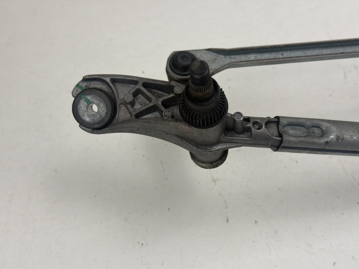 2009-2011 BMW 335i xDrive Front Windshield Wiper Linkage w/ Motor 6978263 OEM