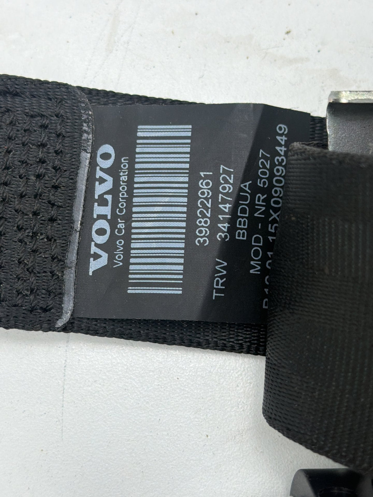 2011-2018 Volvo S60 Rear Middle Seat Belt Retractor Pretensioner 39822961 OEM