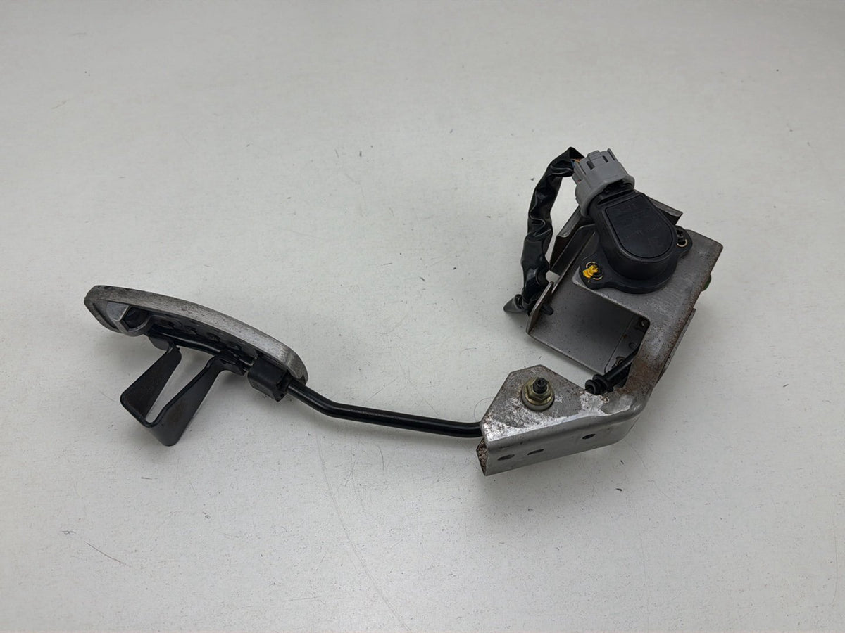 2003-2008 Nissan 350Z-Gas Pedal Sensor 18919AM810 OEM