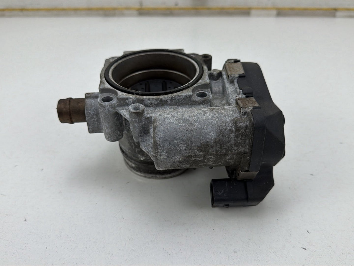 2013-2015 BMW 228i F22-Throttle Body 1354 7588625-04 OEM