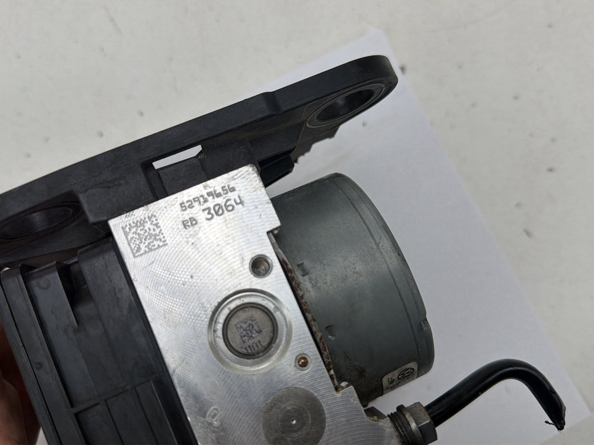 2015-2016 Audi A3 ABS Anti Lock Brake Pump Module 3Q0614517AA OEM