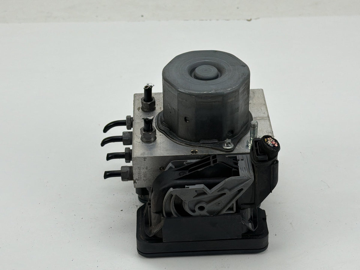 2014-2017 Maserati Ghibli ABS Pump Control Module & Modulator 670031589 OEM