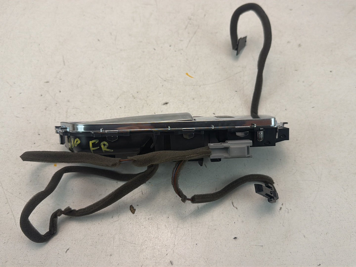 2010-2013 Land Rover Range Rover Right Front Door Interior Handle AH22-14017 OEM