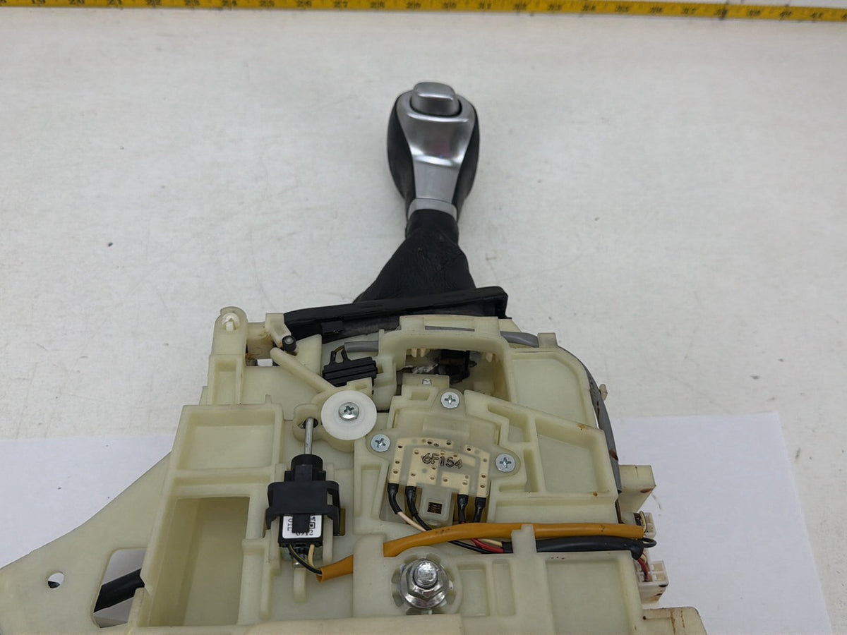 2017-2018 Kia Sedona Automatic Gear Shift Shifter Lever Assembly OEM