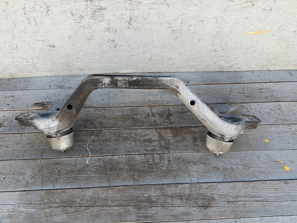 2003-2006 Porsche Cayenne Engine Support Mount Frame Crossmembers 7L0199207 OEM