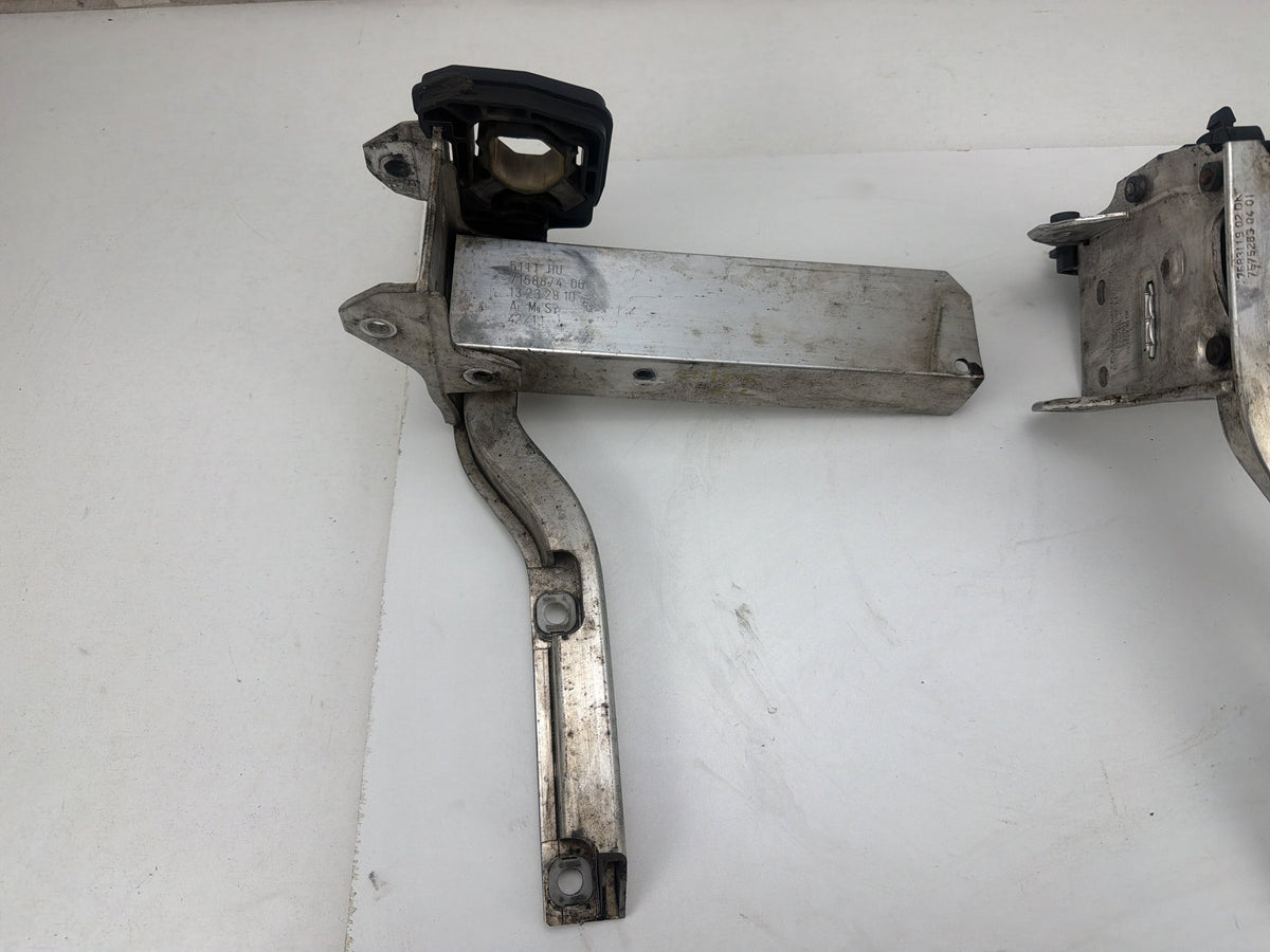 2011-2016 BMW 550i xDrive Front Left & Right Bumper Reinforcement Bracket OEM