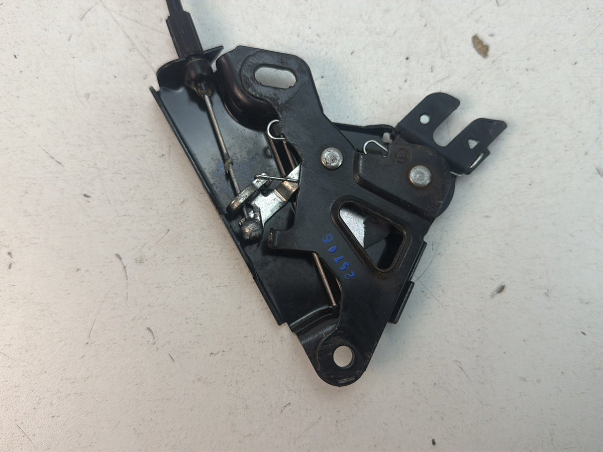 2015-2020 Toyota Sienna Rear Left Power Sliding Door Open Stop Lock Latch OEM