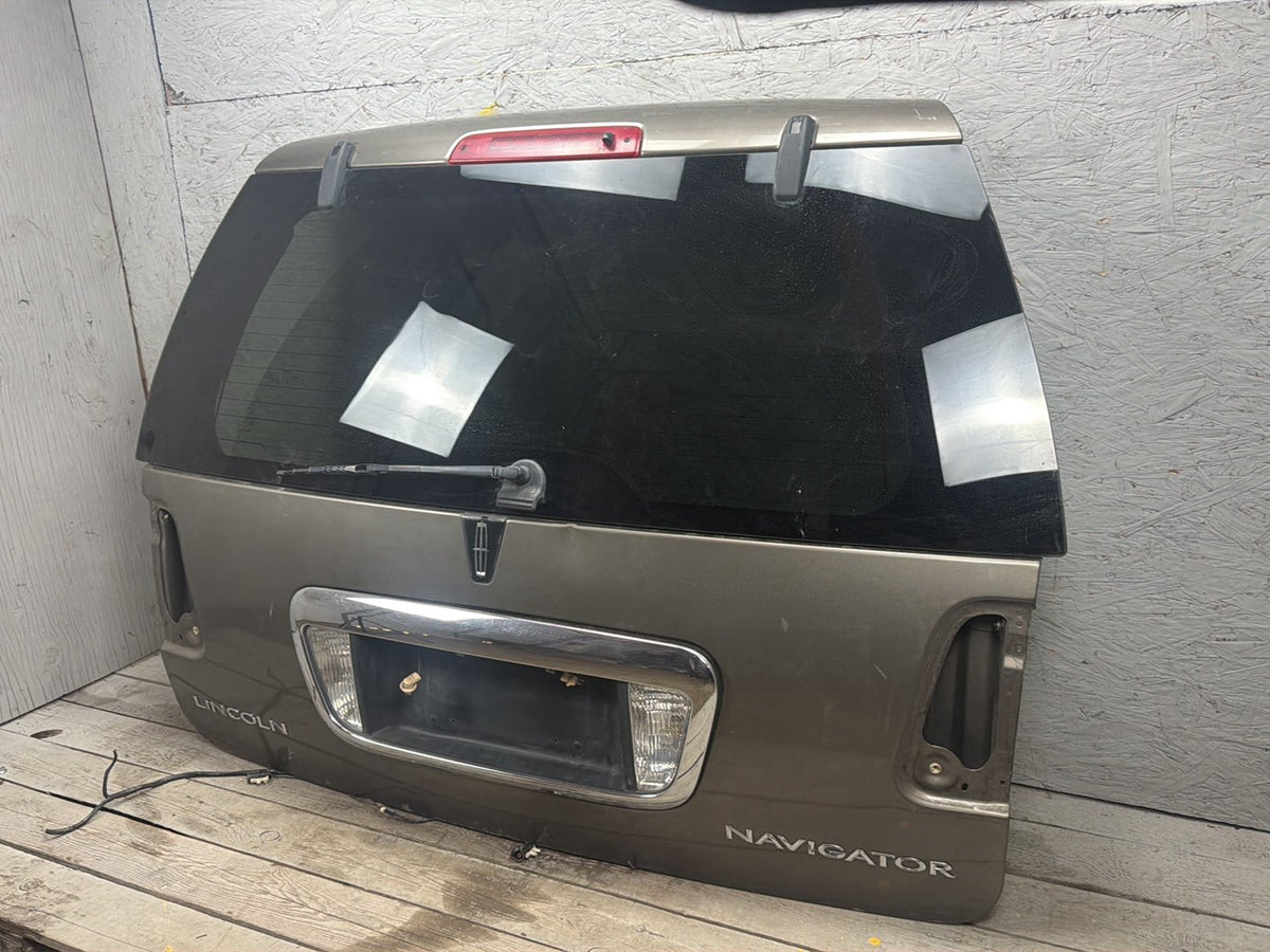 2003-2006 Lincoln Navigator U228 -Rear Trunk Lid Liftgate Tailgate Hatch Panel