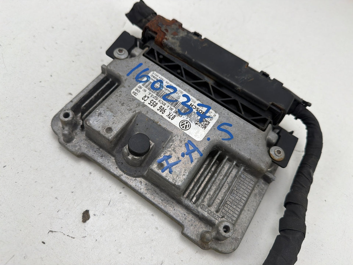 2013-2014 Volkswagen Passat 2.5L Engine Control Module 07K906055CR OEM