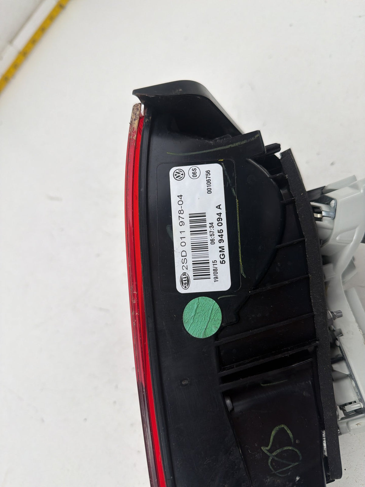 2015-2017 Volkswagen Golf Right Passenger Side Inner Tail Light 5GM945094A OEM
