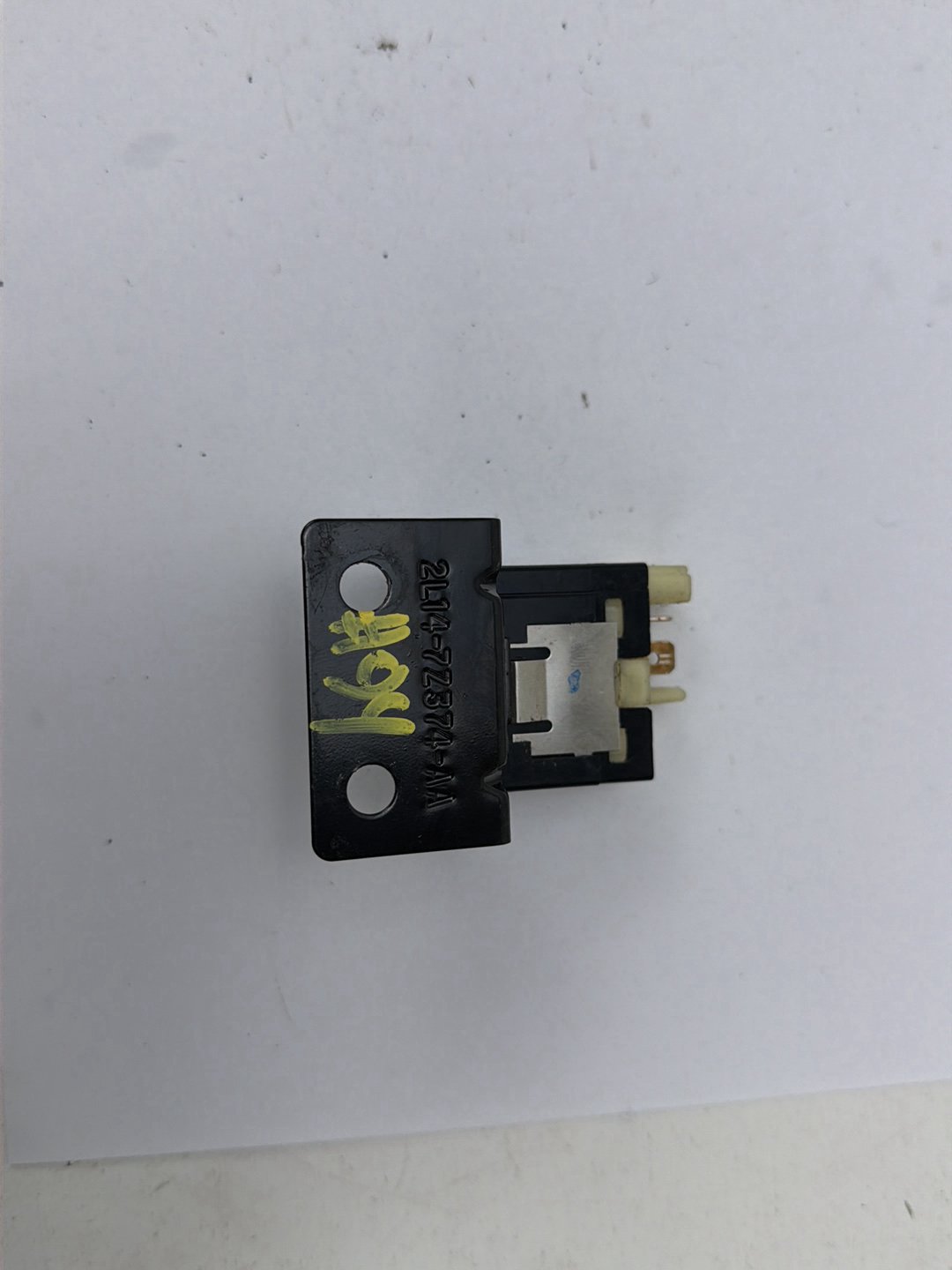 2003-2006 Lincoln Navigator U228 - Rear Switch 2L14-7Z374-AA OEM