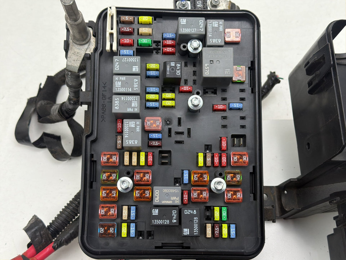 2013-2016 Chevrolet Equinox Fusebox Fuse Box Relay Module 23404556 OEM