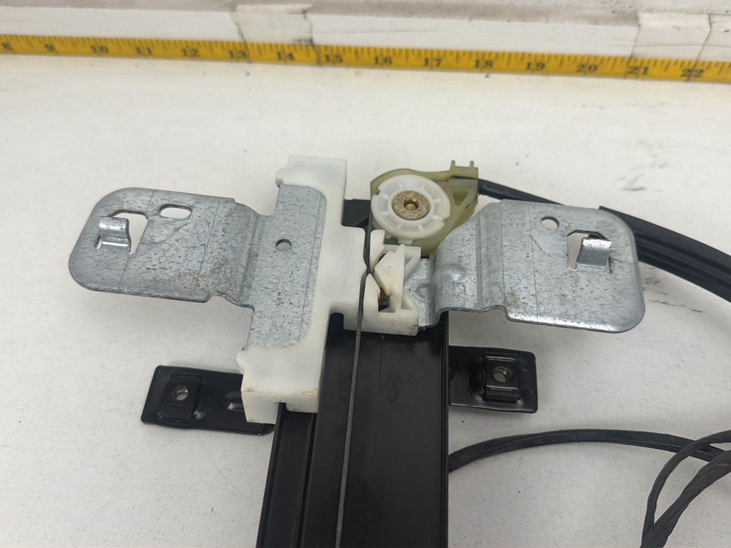 2003-2006 Lincoln Navigator Rear Left Side Power Window Regulator w/ Motor OEM