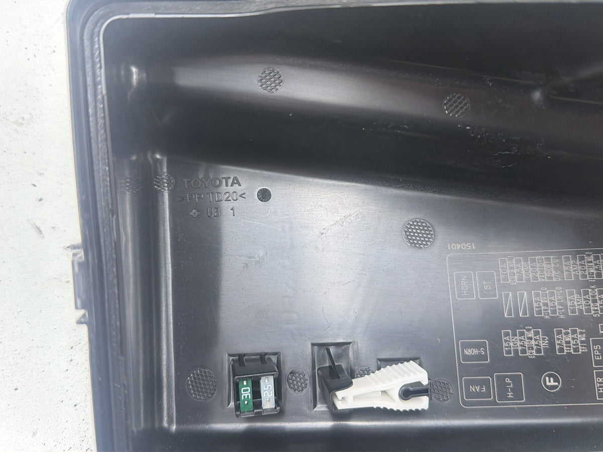 2012-2017 Toyota Camry Engine Room Underhood Fuse Box Relay Junction Block OEM