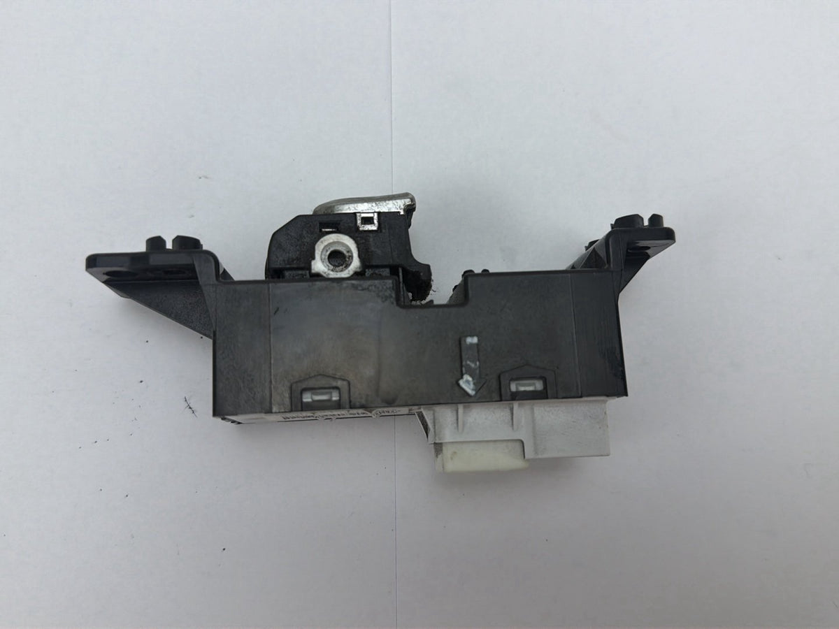 2015-2018 Kia Sedona Rear Right Passenger Side Window Switch 93580-A9001 OEM