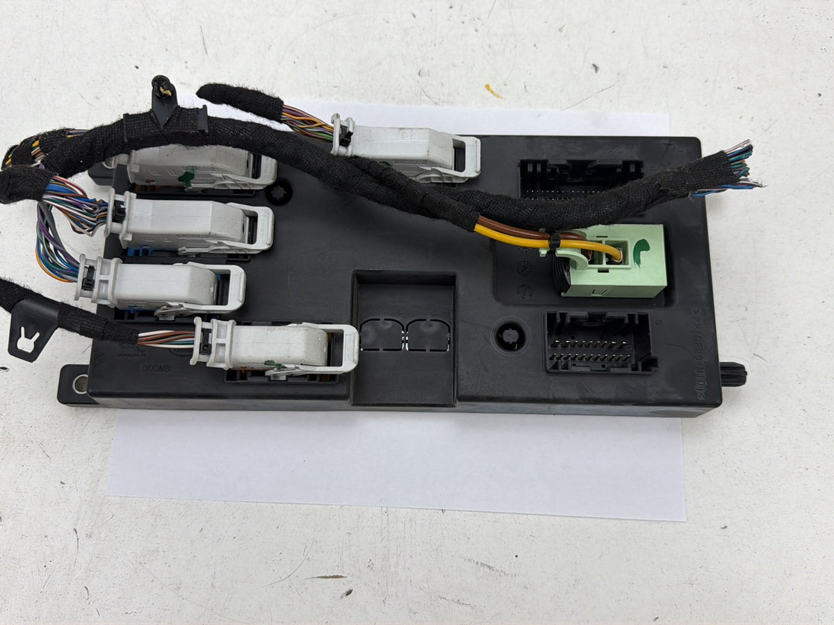 2017-2020 Jaguar F-Pace Dashboard Cabin BCM Body Control Module Fuse Box OEM