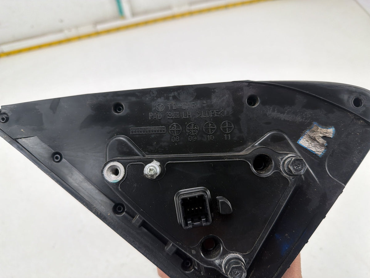 2010-2013 Kia Forte Front Left Driver Side Door Mirror Turn Signal E4022915 OEM