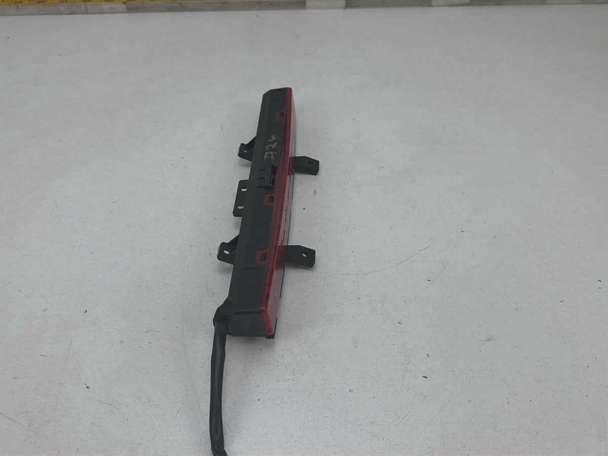 2008-2013 Infiniti G37 Rear High Mounted 3rd Third Brake Light Lamp OEM