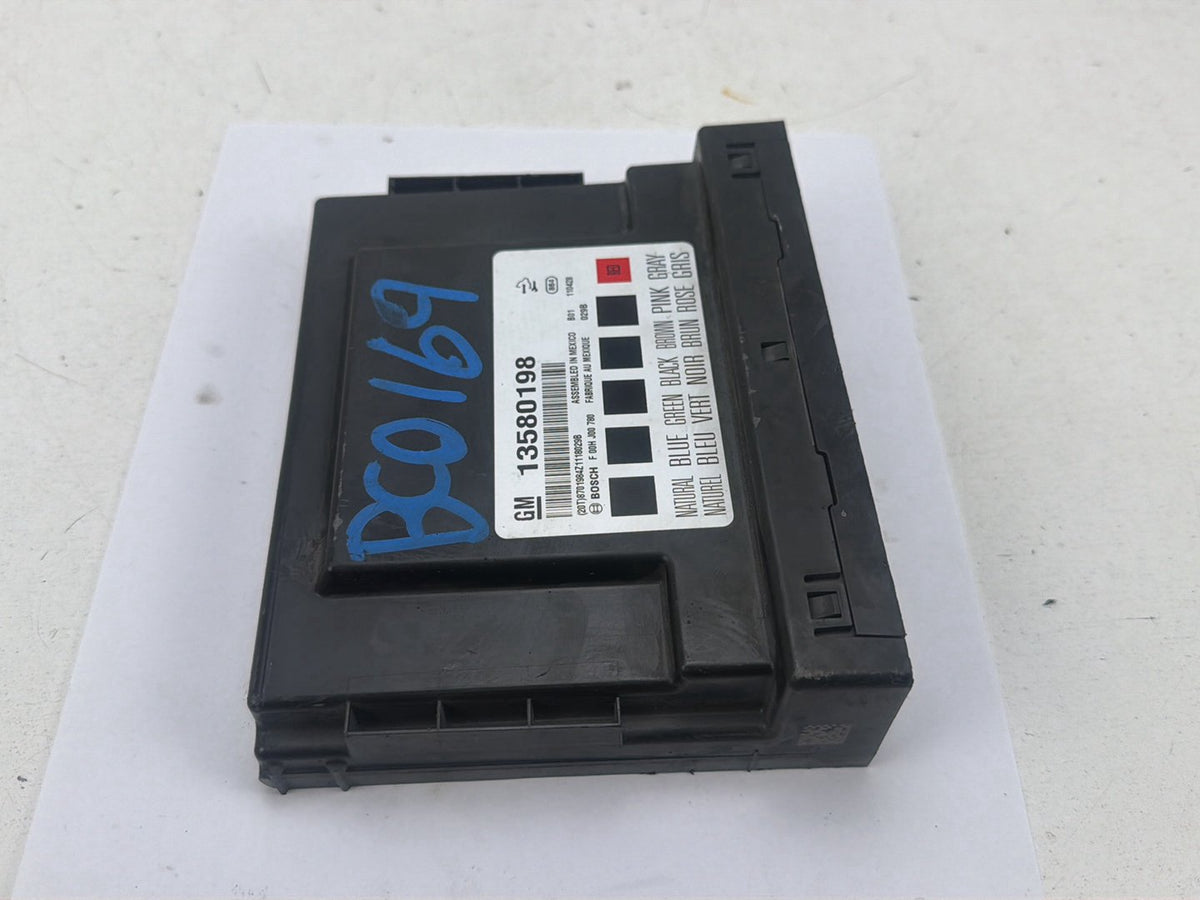 2010-2012 Chevrolet Equinox - Body Control Module 13580198 OEM