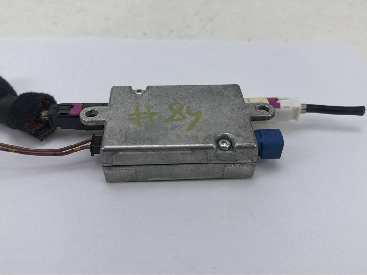 2008-2010 BMW 528i E60 USB Multimedia Hub Antenna Control Module 9123739 OEM