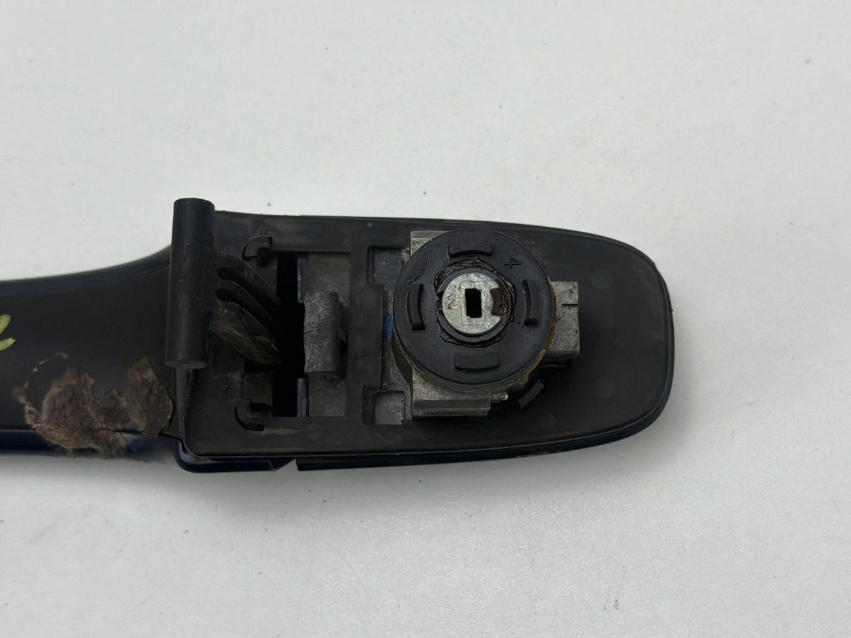 2011-2018 Volvo S60 Front Left Driver Side Exterior Door Handle Metallic OEM
