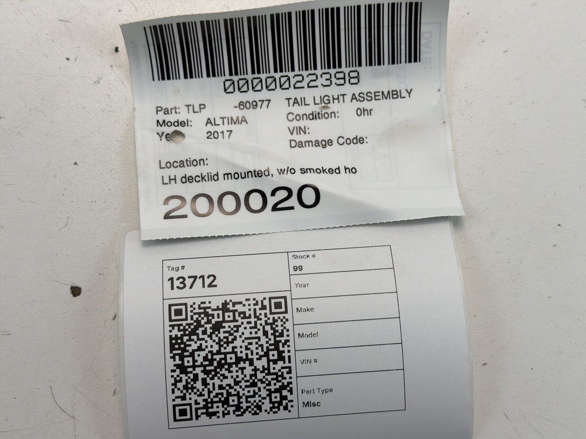 2016-2018 Nissan Altima Rear Left Driver Side Inner Tail Light 949821 OEM