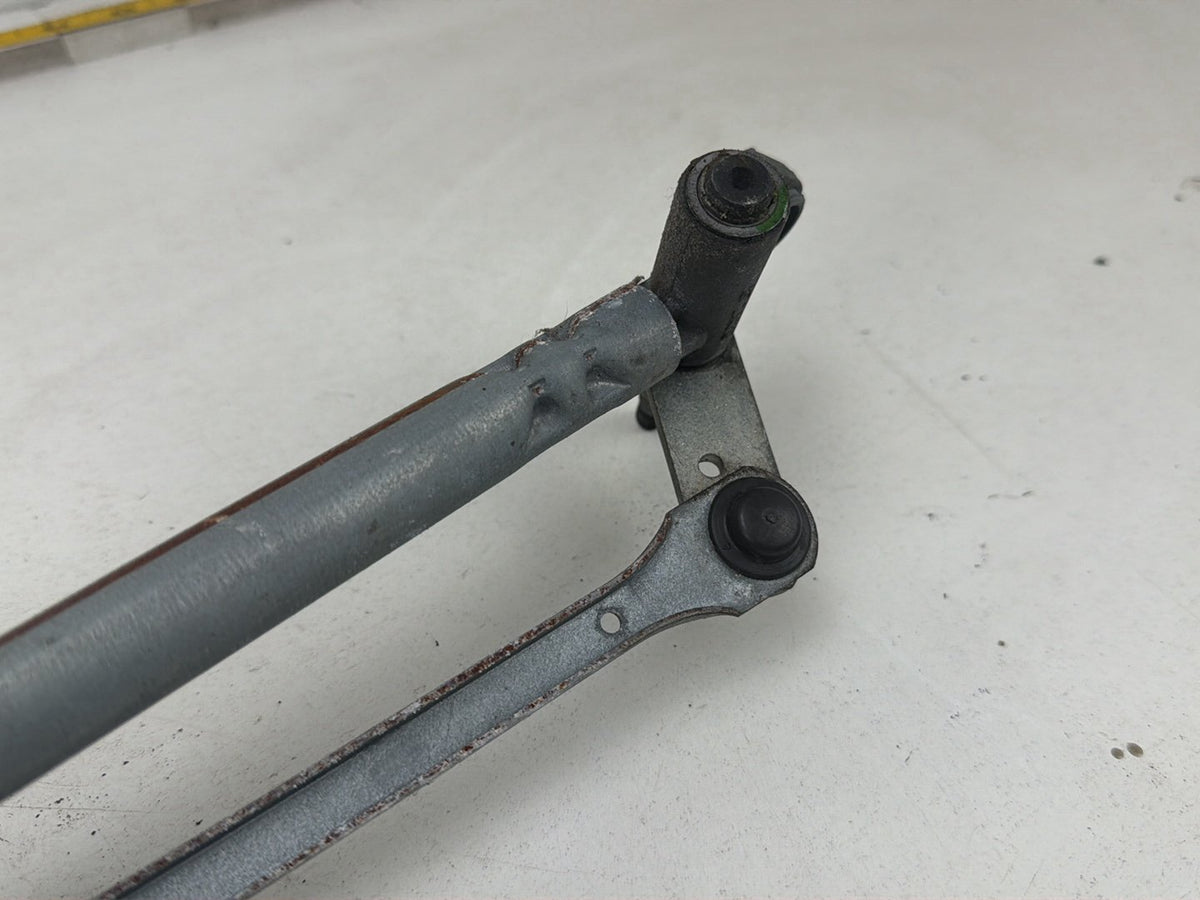 2007-2011 Mini Cooper S R56 Wiper Transmission Linkage with Motor 535 55 304 OEM