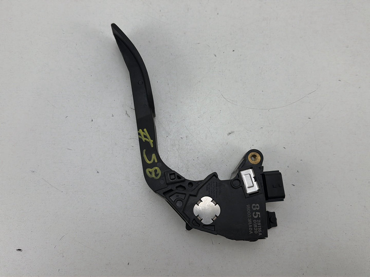 2017-2019 Nissan Sentra B17-Accelerator Gas Pedal 18002-3RA0A OEM