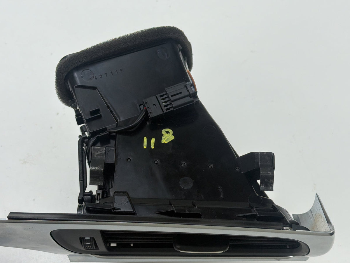 2012-2018 Audi A7 Front Right Left Dashboard Air Vent Grilles 4G8 820 902 OEM