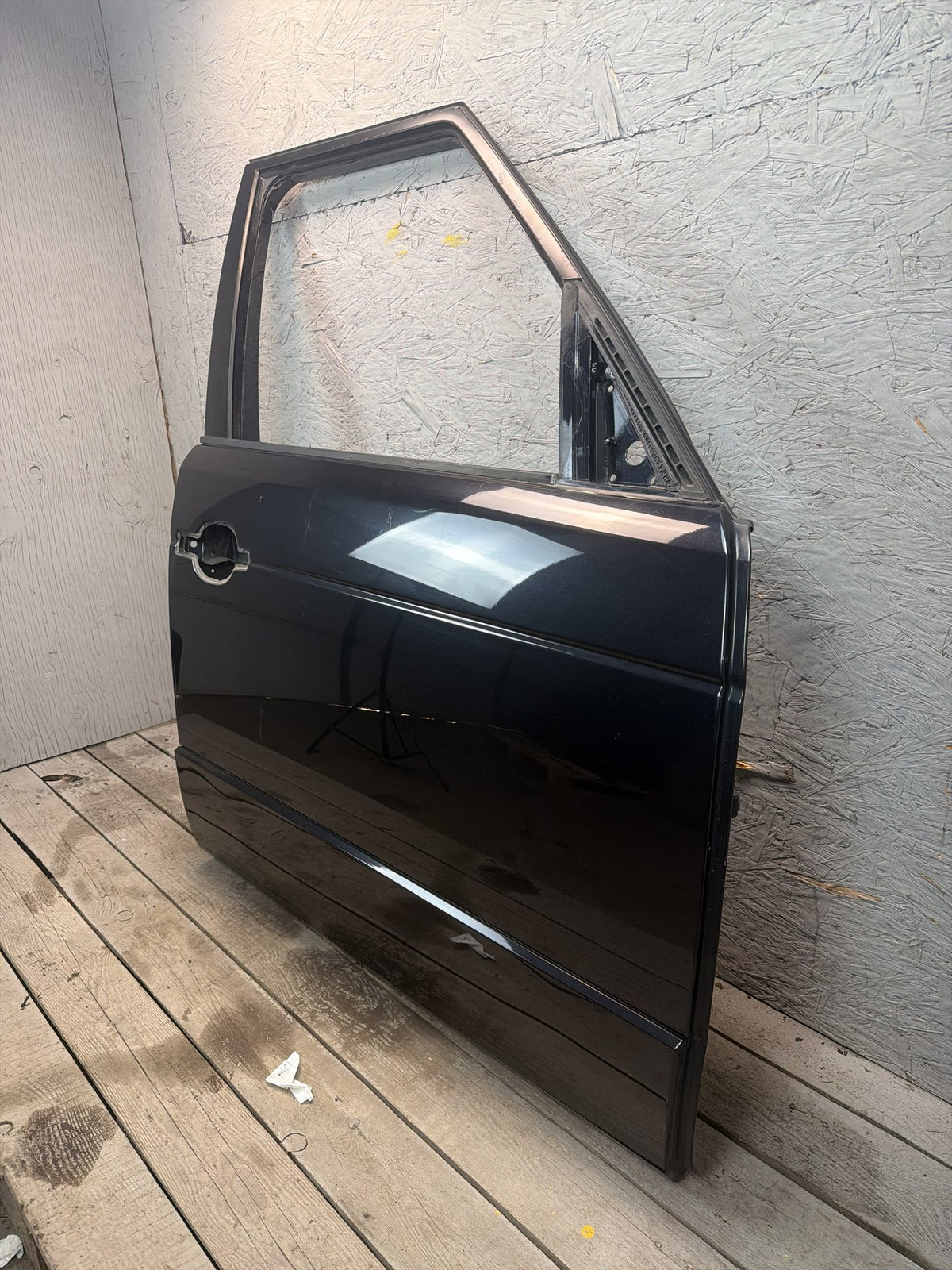 2010-2012 Land Rover Range Rover Front Left Driver Side Door Shell Assembly OEM