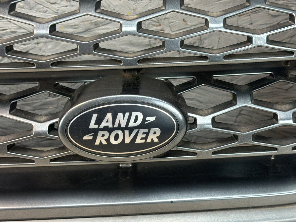 2010-2012 Land Rover Range Rover Front Upper Radiator Grille LR028107 OEM
