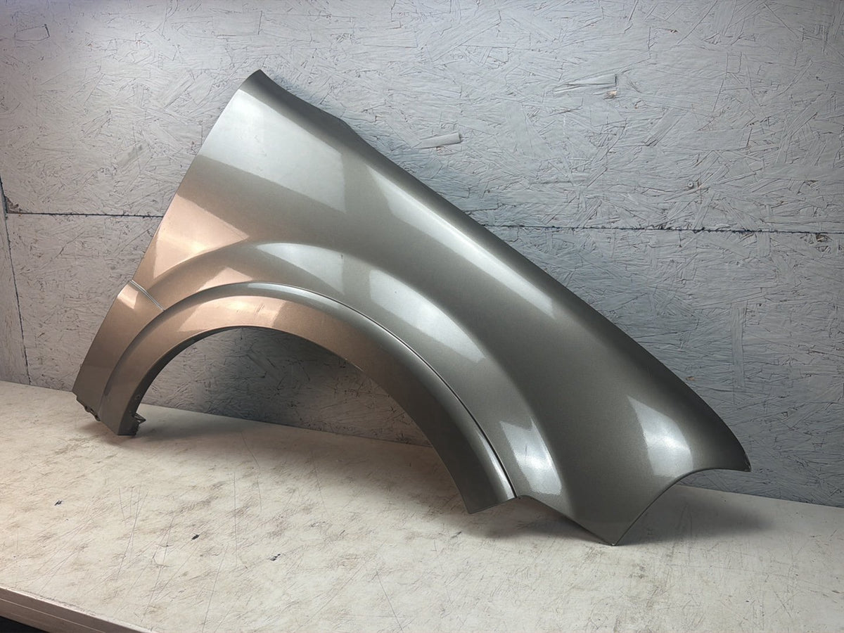 2003-2006 Lincoln Navigator U228 - Right Passenger Side Front Fender OEM