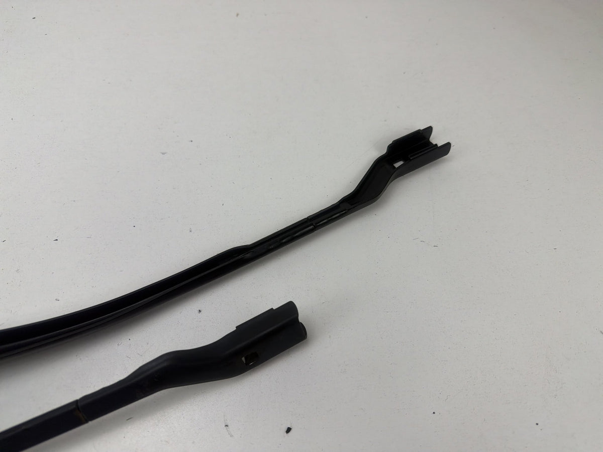 2014-2021 Maserati Quattroporte Front Left Right Side Windshield Wiper Arms OEM
