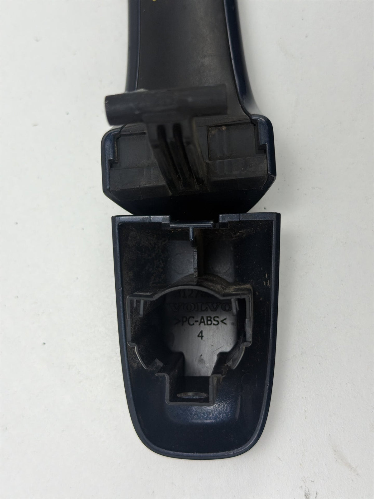 2011-2018 Volvo S60 Front Right Passenger Side Exterior Door Handle OEM